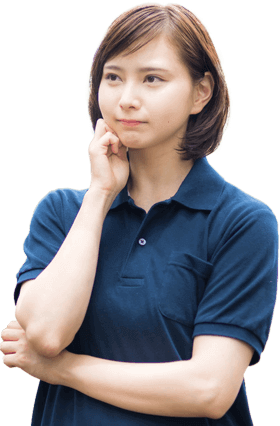 遺品整理を先延ばしにすることによって困っている女性写真