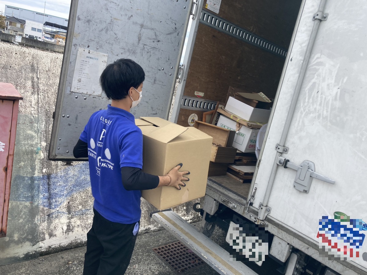 「遺品整理と片付けのご依頼を頂戴しました」作業写真
