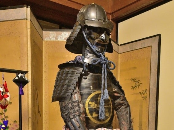 古い鎧兜