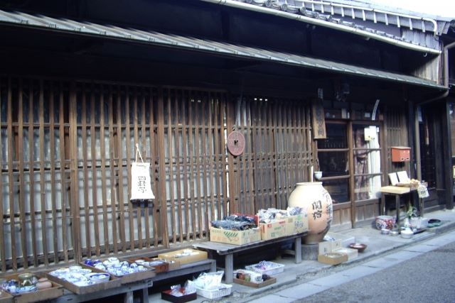 骨董屋の外観イメージ
